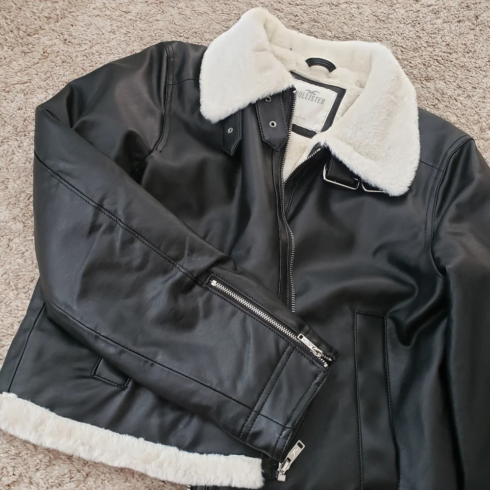 Hollister Faux Fur Jacket - Picture 5 of 8